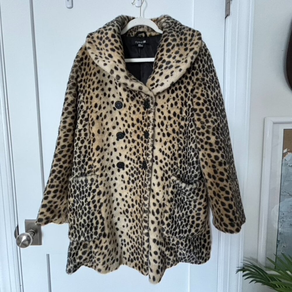Forever 21 Leopard Faux Fur Coat SIZE MEDIUM